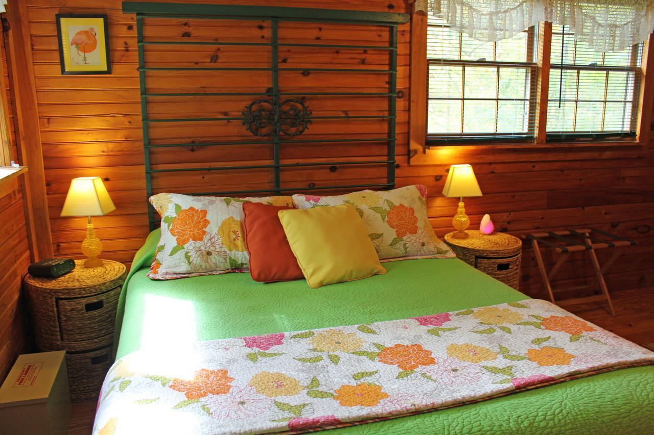 Henson Cove Place Bed And Breakfast W/Cabin Хайавасси Экстерьер фото